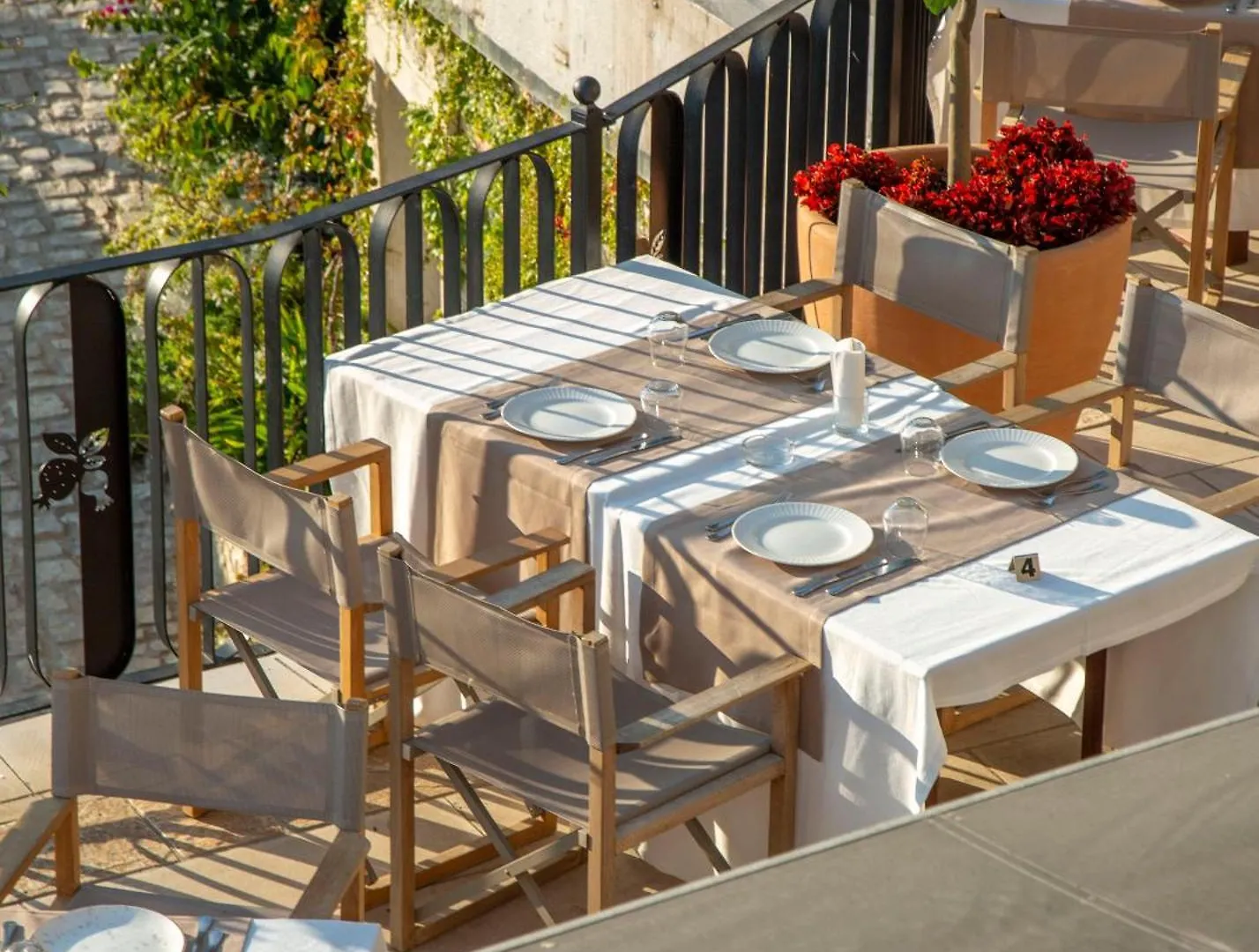 Zoe Hora Hotel Dhërmi Resort