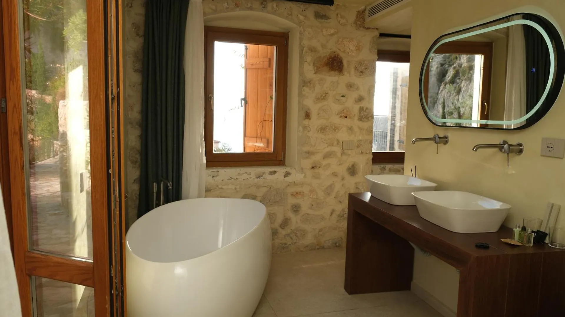 Hotel Zoe Hora Dhërmi 0*,  Albania